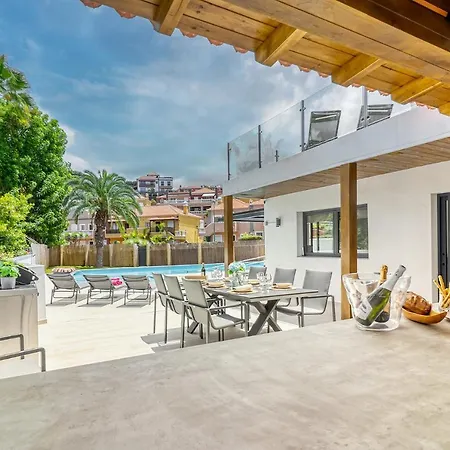 Modern With Elevator, Patio Kitchen, Loro Parque View & Heated Pool Apartment Puerto de la Cruz (Tenerife)